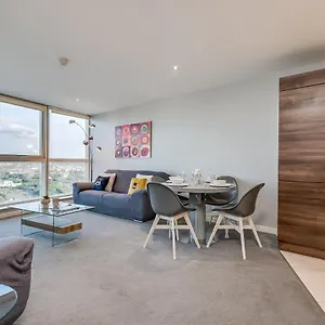 Apartment Entire With Sea View In Prime Location United Kingdom